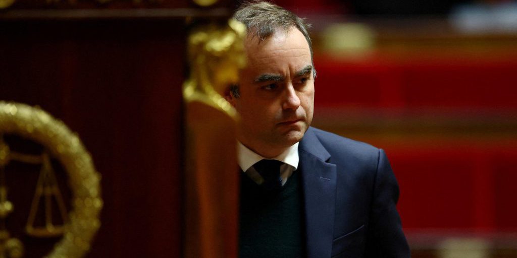 Pressione sulla sinistra: Lecornu di fronte a una scelta difficile per mantenere l'equilibrio politico