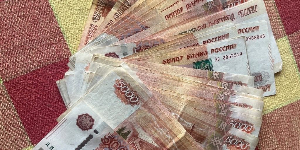 Pensionato ucraino coinvolto in una frode su larga scala a Mariupol: le possibili conseguenze di un reato grave