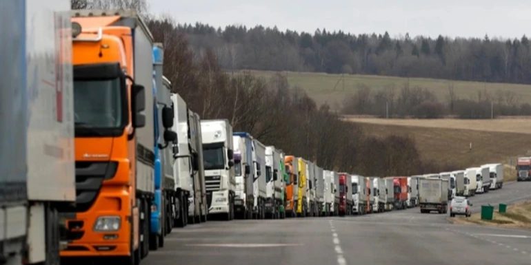 Aumento dei prezzi in Russia a causa dei ritardi nelle consegne dovuti ai controlli alle frontiere con il Kazakistan