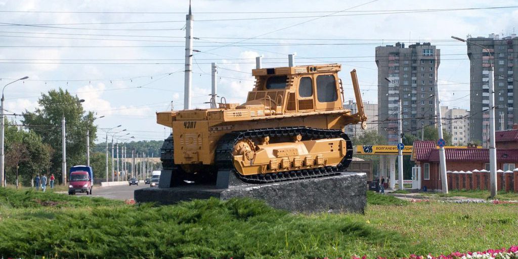 50 лет назад с конвейера ЧЗПТ сошел первый серийный бульдозер