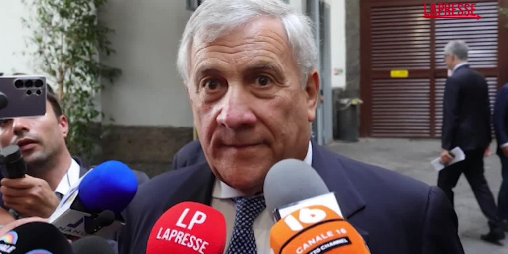 Tajani annuncia che Forza Italia si oppone alla norma sugli affitti brevi e ai dividendi nella manovra economica