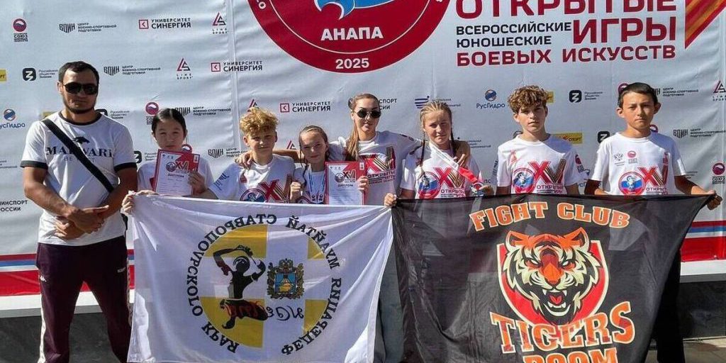 Atlete del Predgor'e si qualificano per il Campionato Europeo di Muay Thai dopo la vittoria ai Giochi Giovanili Russi di Arti Marziali