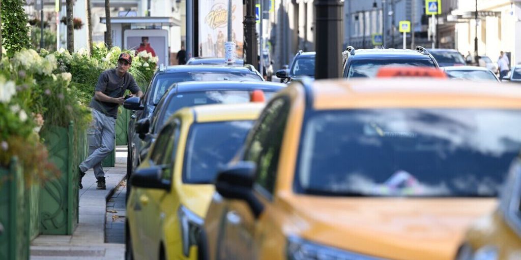 Artista del Circo Rifiutato da Tassista per Mancanza di Seggiolino per Bambini