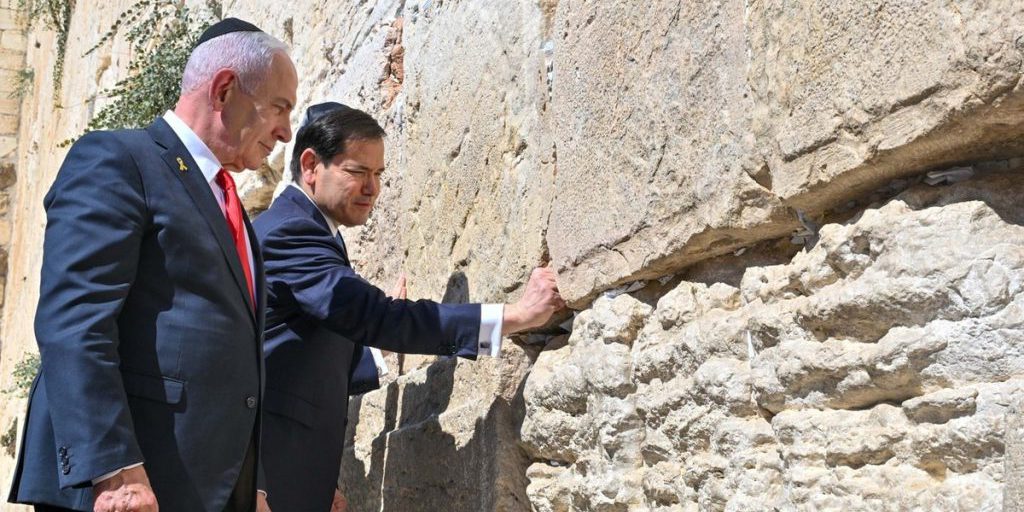 Нетаниягу вместе с госсекретарем США Рубио посетили  Стену плача