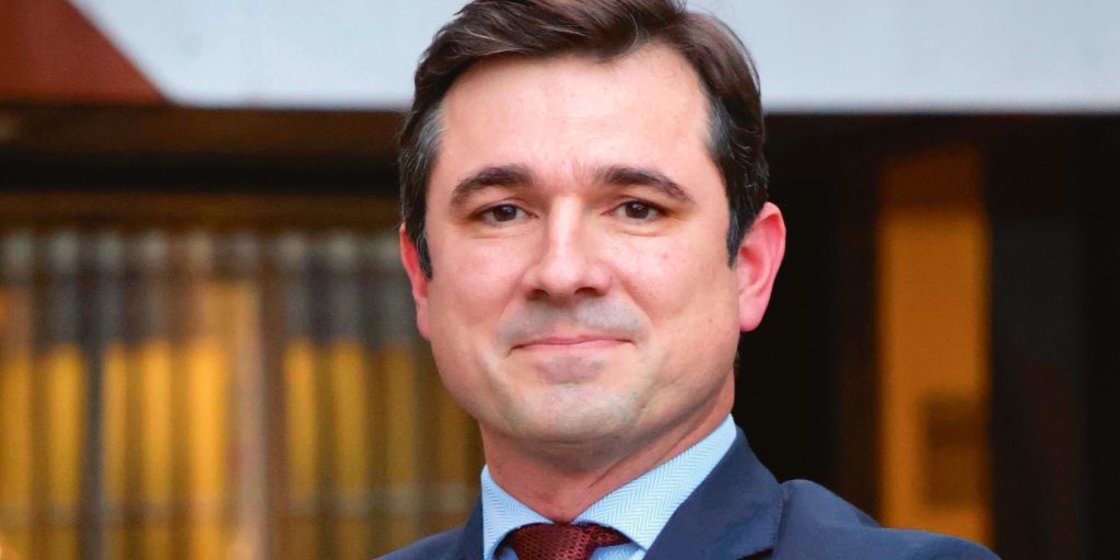 Benoît de Boysson propone coalizione di destra per porre fine a 18 anni di governo socialista a Bourg‑en‑Bresse