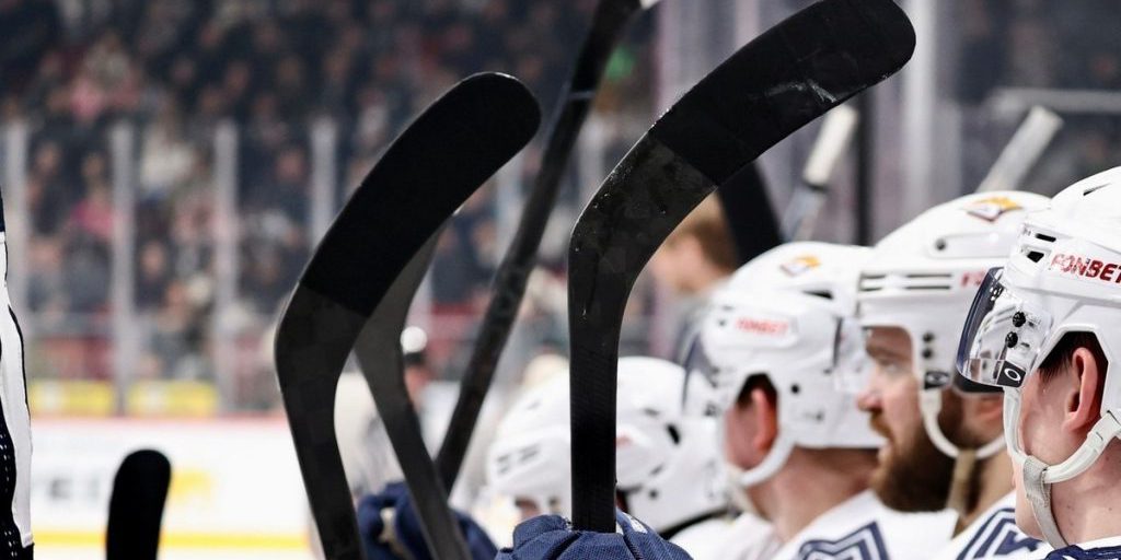 Metallurg di Magnitogorsk Sconfigge il CSKA con un Punteggio di 5-4 in una Partita a Sorpresa