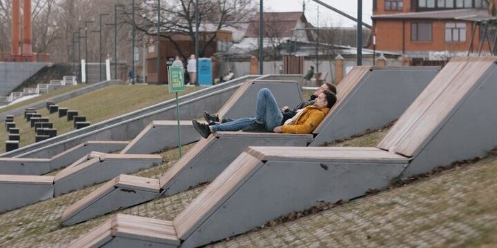 Previsioni Meteo a Penza: Condizioni Secche e Variabilità Nuvolosa, Impatti sulla Vita Quotidiana e sull'Ambiente