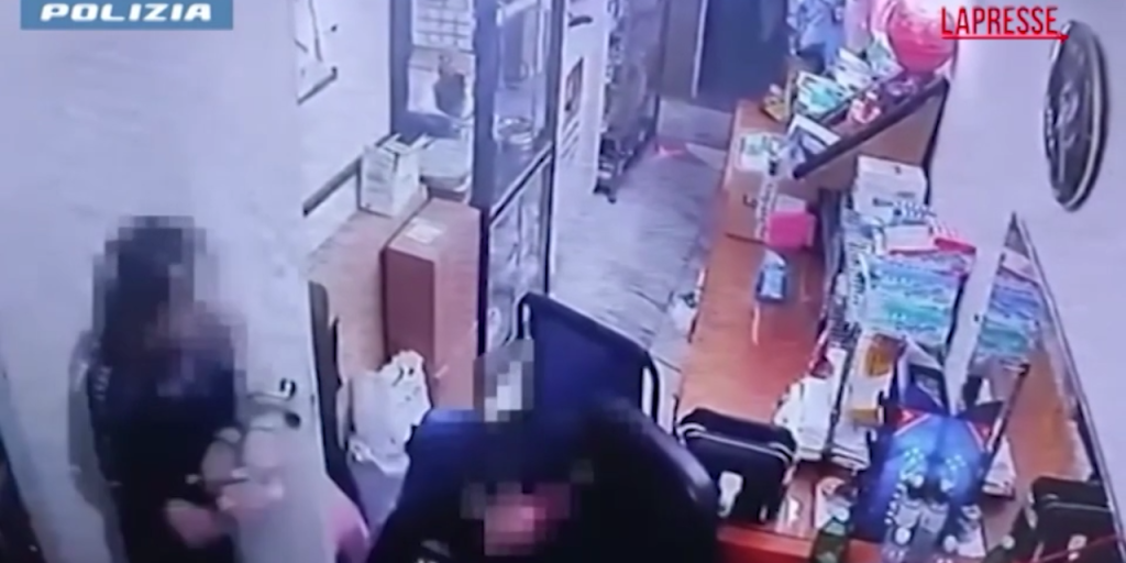 Catania, calci e pugni alla moglie malata: il video delle violenze