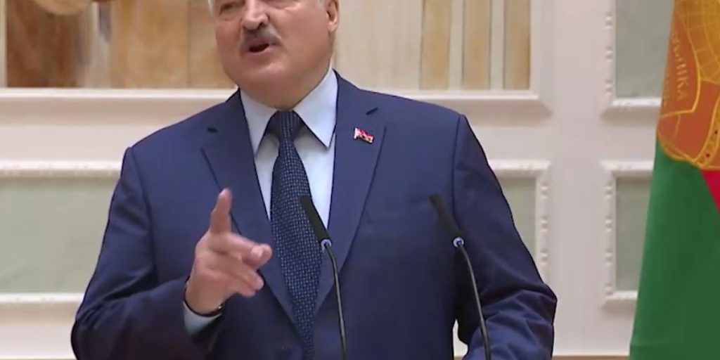 "Принесут счастье": Лукашенко дал неожиданный совет Зеленскому