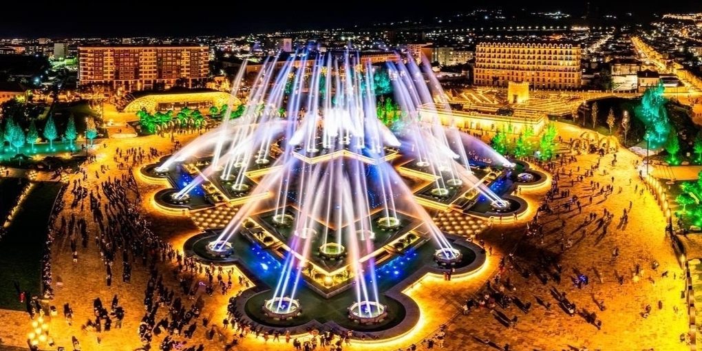 Modifica del Programma di Funzionamento del Fontano Multimediale di Derbent: Impatto sulla Città e sui Visitatori