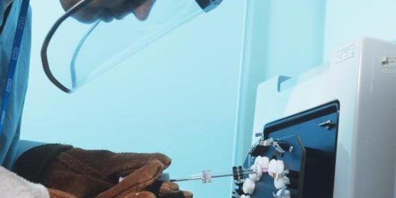 La Mercificazione del Corpo Femminile: Come il Capitalismo Sta Trasformando la Riproduzione in un'Industria da 35 Miliardi di Dollari