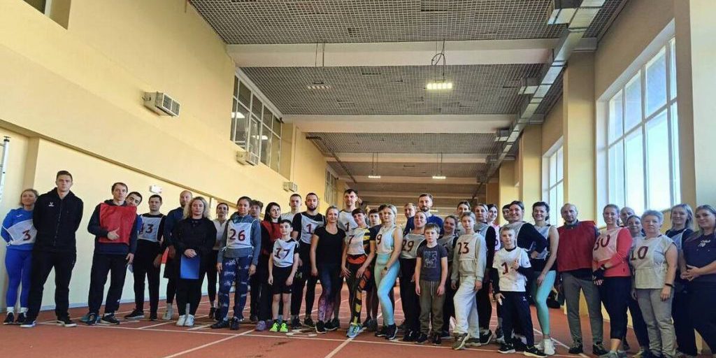 Giudici e dipendenti del Tribunale arbitrale di Pskov superano con successo gli standard del complesso GTO nella promozione di uno stile di vita sano e attivo