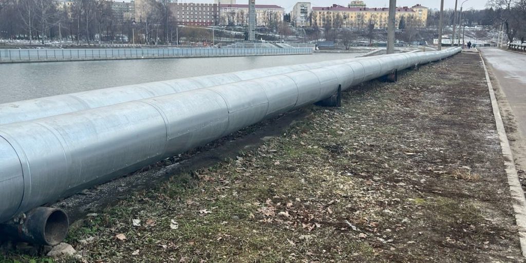 В Донецке по улице Шубина заменили 60 метров трубопровода