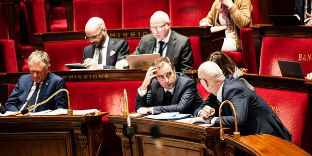 Governo francese ricorre all'articolo 49.3 per approvare il bilancio dopo mancato accordo parlamentare