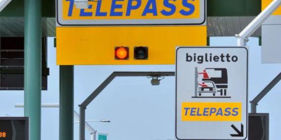 Telepass in vendita: Mundys e Partners Group puntano a 3,5 miliardi per il 49% delle quote