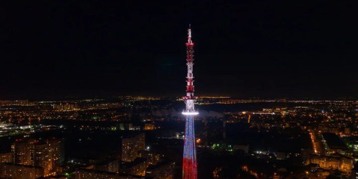 Поздравление с Днём учителя увидят в разных точках Нижнего