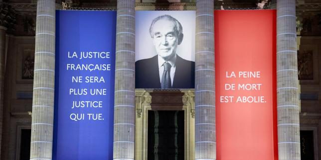 Robert Badinter et ses « combats qui traversent les siècles » entrent au Panthéon au terme d’une cérémonie solennelle et touchante