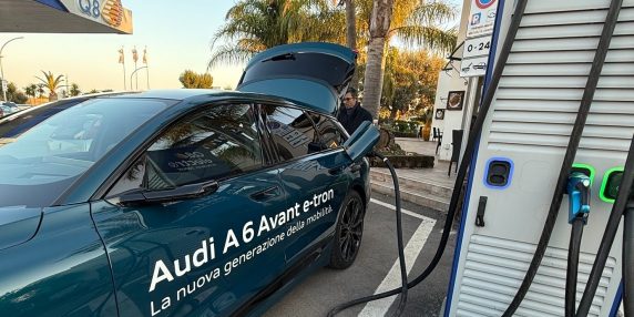 Elettrico supera diesel in Europa: Tesla in calo del 38 %, Byd cresce del 268 %