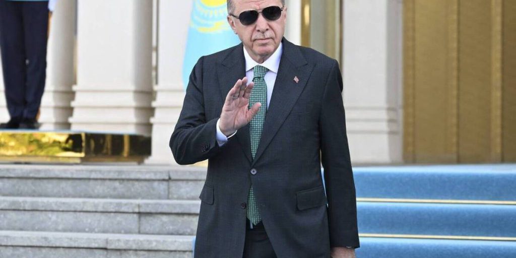 Президент страны НАТО намерен обсудить с Трампом поставки американских истребителей