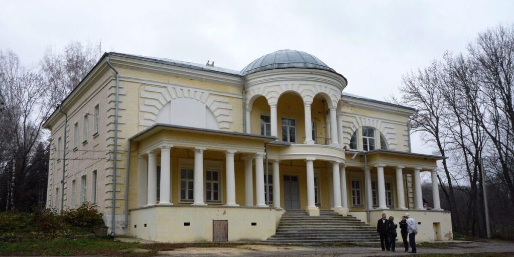 Residenza Storica della Famiglia Russa Stakhovich in Vendita per 8,6 Milioni di Rubli