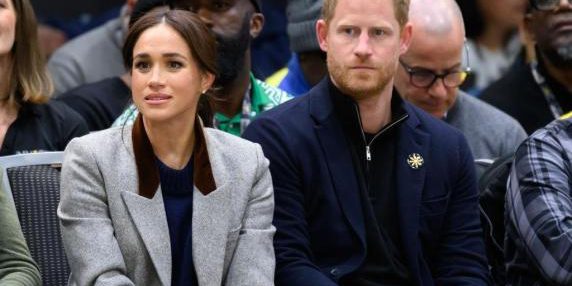 Addetta stampa di Meghan e Harry si dimette: è la undicesima a lasciare il ruolo in cinque anni