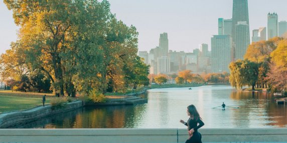 Sport all’aperto in autunno: i capi e gli accessori che salvano l'attività outdoor