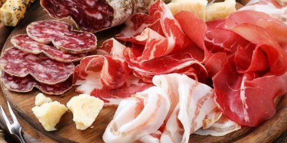 Salumi, quante volte mangiarli a settimana e quali sono i migliori abbinamenti per la salute: i consigli del nutrizionista