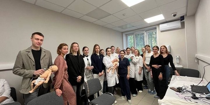 В Смоленске прошел мастер-класс по оказанию реанимационной помощи новорожденным