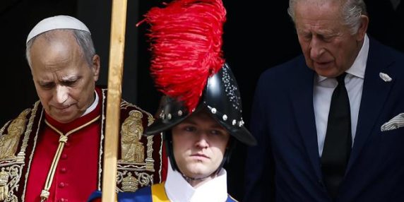 Le sanzioni di Trump. Vance in Israele. Re Carlo da Papa Leone