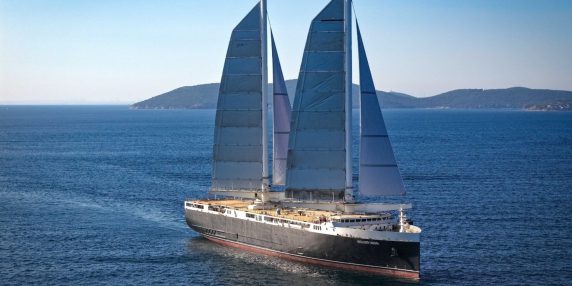 Maxi vele per navi cargo: la nuova tecnologia dalla partnership tra OneSails e Flexon Composites