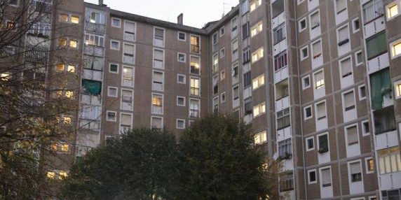 Operazione Anticrimine: Arrestata "Katia la Nera", una Chiave della Famiglia Calajò nella Gestione della Droga e degli Appartamenti