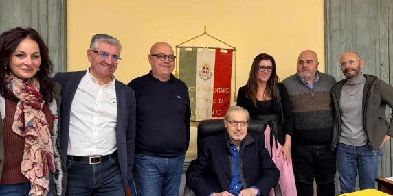 Il Ritorno di Sgarbi ad Arpino: Un Giorno di Sindaco dopo 8 Mesi di Assenza