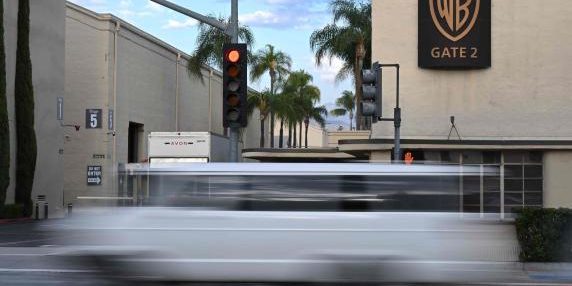 Netflix vuole Warner Bros: dopo il no all’offerta di Skydance adesso si fa avanti il colosso dello streaming