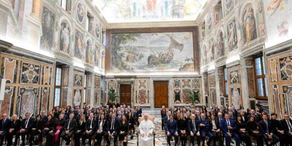 Il Futuro dell'Informazione tra Libertà e Responsabilità: Papa Leone e Rcs Academy Discutono del Ruolo dell'Informazione nella Società Contemporanea