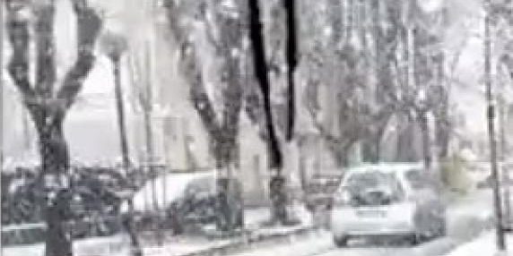 Neve in pianura: Lecco già imbiancata dalle strade del centro storico
