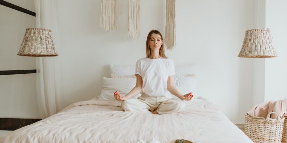 Yoga e Tai Chi: le attività fisiche più efficaci contro l'insonnia