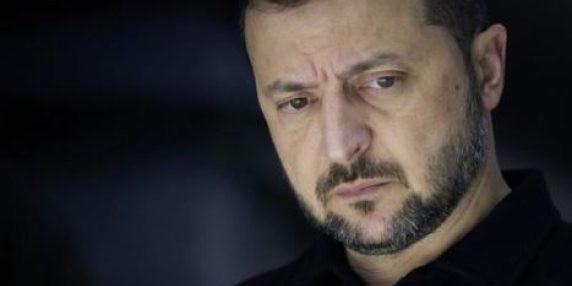 Zelensky sotto pressione: accuse di corruzione e nuove sfide militari dopo gli attacchi al Mar Nero