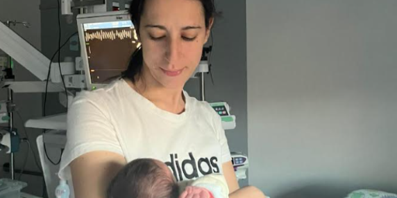 Intervento di rimozione tumore cerebrale in gravidanza salva la vita di Chiara e del suo bambino