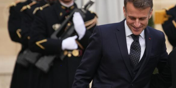 Zelensky a Parigi: la guerra in Ucraina e le tensioni tra NATO e Mosca