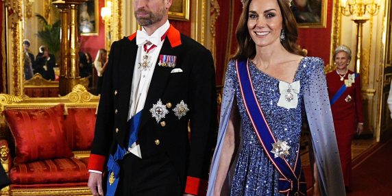 Re Carlo e Camilla ospitano il presidente tedesco Steinmeier a un ricevimento di Natale per rafforzare i legami post‑Brexit