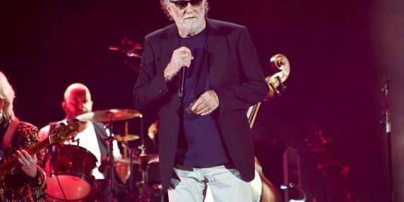 Francesco De Gregori invita il pubblico a ballare a Milano per i 50 anni di Rimmel