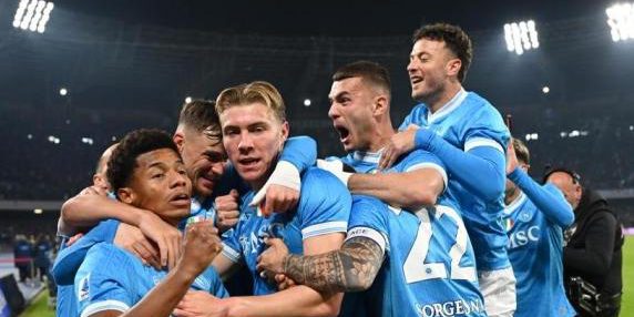 Napoli in testa grazie alla doppietta di Hojlund contro la Juventus