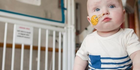 Neonato, CEO di DeepSeek e scienziata contro Trump: i dieci volti della scienza 2025