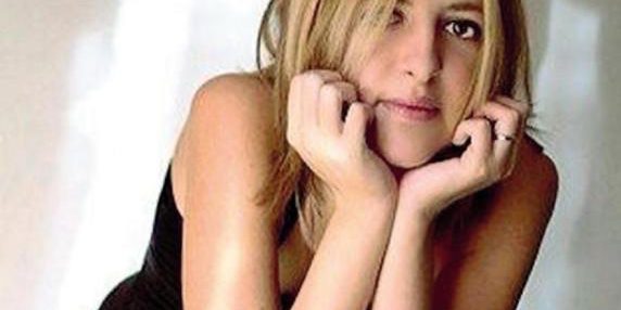 Grafologa Sara Cordella: leggere l’anima dalla firma, dal serial killer a Madre Teresa