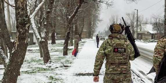 Ucraina: Zelensky dà via libera cauta al vertice a tre con Mosca, mentre l'inviato di Putin elogia i colloqui di Miami