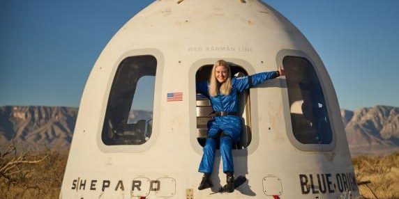 Michaela Benthaus, prima persona con disabilità a raggiungere lo spazio suborbitale