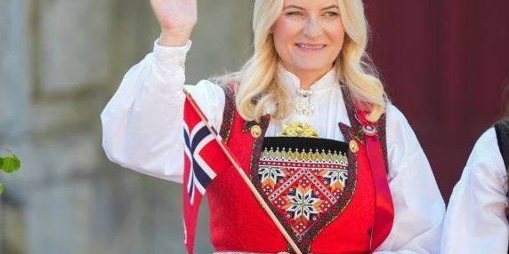 Fibrosi polmonare idiopatica: la principessa di Norvegia in attesa di un trapianto