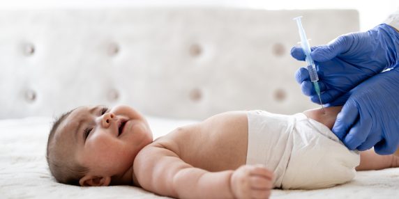 Pertosse nei neonati: sintomi, rischi e importanza della vaccinazione