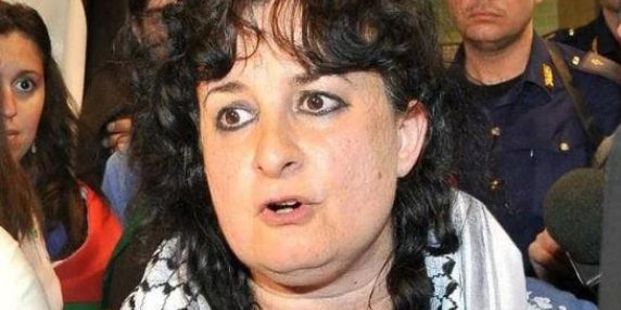 Angela Lano indagata per sospetto di sostegno a Hamas: la giornalista afferma di fornire solo informazioni sul popolo palestinese