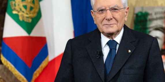 Mattarella: la pace è indispensabile, la democrazia è la forza più forte, chiama i giovani a essere esigenti